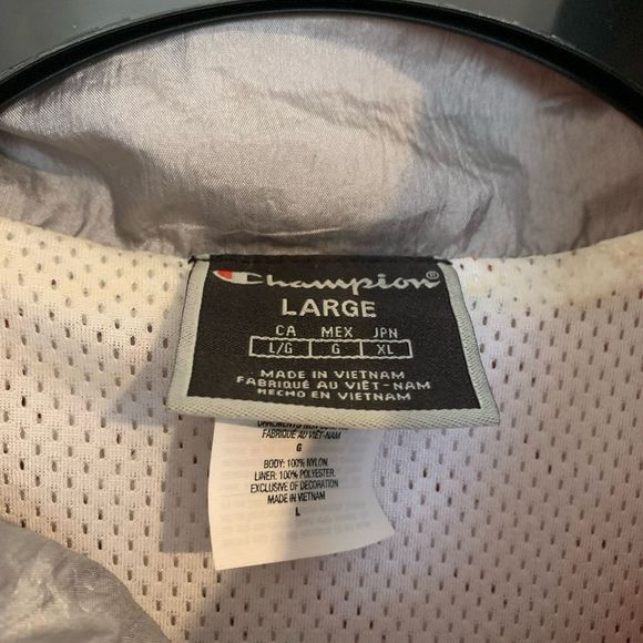 Champion lightweight jacket windbreaker - Picture 8 of 11